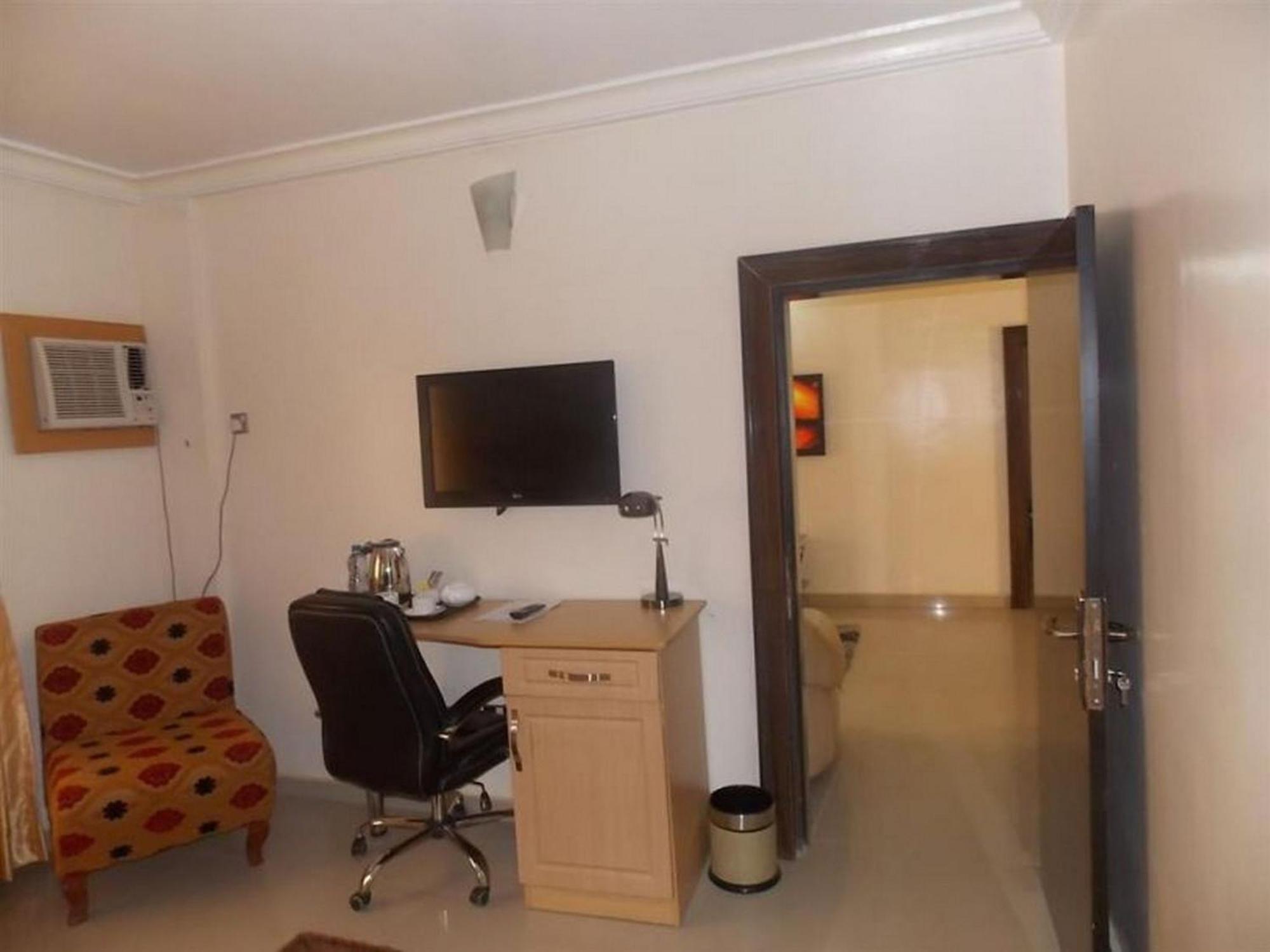 Room In Lodge - Ayalla Hotels And Suites Abuja Exterior photo