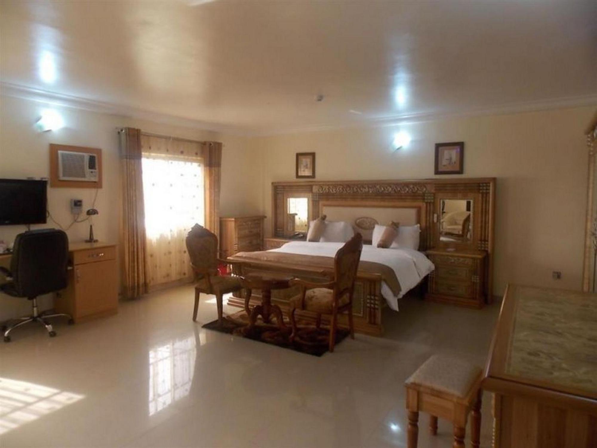 Room In Lodge - Ayalla Hotels And Suites Abuja Exterior photo